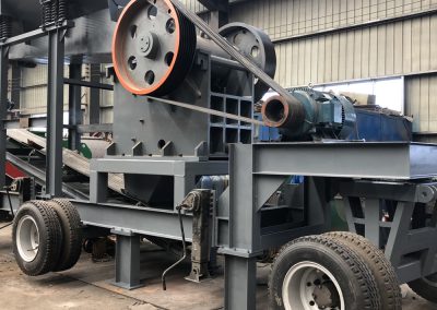 China Mobile jaw crusher mobile aspahlt crusher