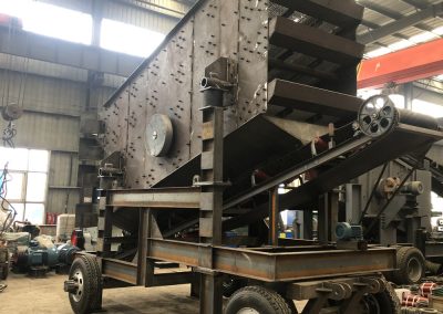 mobile vibrating screen of mobile aspahlt crusher