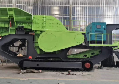 crawler stone crusher