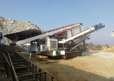 tracked mobile stone screener